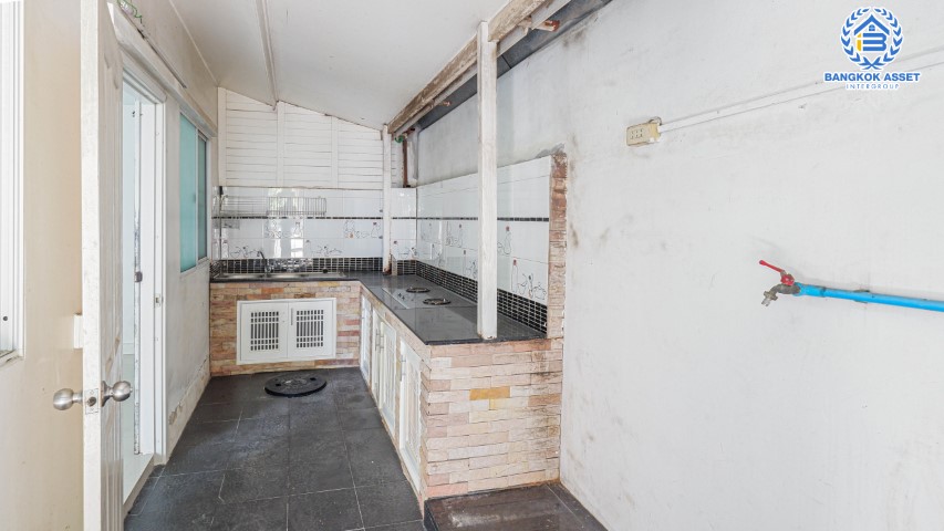 *****ทาวน์เฮ้าส์มือสองย่านนนทบุรี ม.พฤกษาวิลล์35 พระราม5-นครอินทร์ #หลังมุม เนื้อที่กว้างขวางถึง 30.1 ตร.ว. ฟังก์ชัน 3 ห้องนอน 2 ห้องน้ำ 1 ที่จอดรถ บนทำเลโซนเมือง! เดินทางสะดวก ใกล้สะพานพระราม5 และรถไฟฟ้าสายสีม่วง "สถานีแยกติวานนท์" และทางด่วน "ศรีรัช"